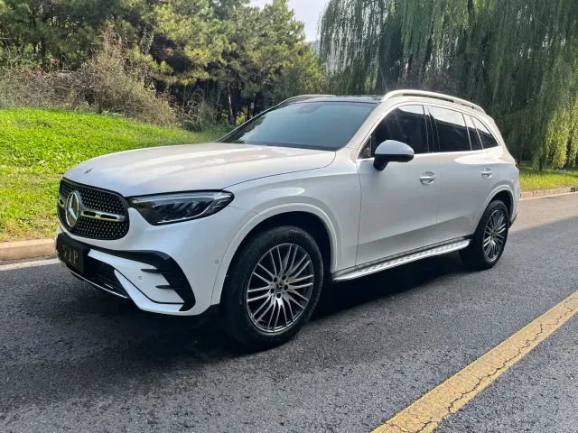 Фотография автомобиля — Mercedes-Benz GLC-Class