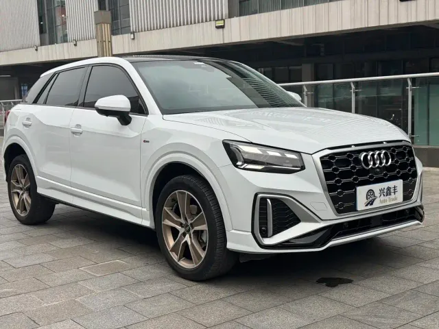 Audi Q2L — Фото автомобиля 3