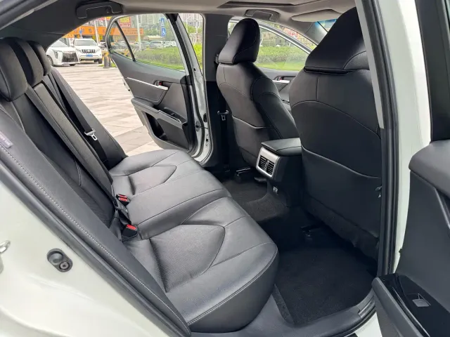 Toyota Camry — Фото автомобиля 11