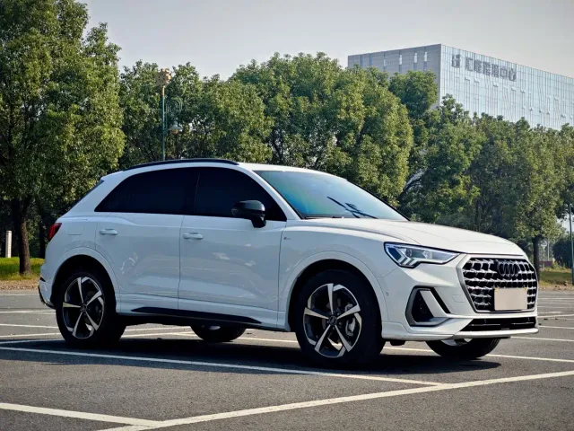 Audi Q3 — Фото автомобиля 3