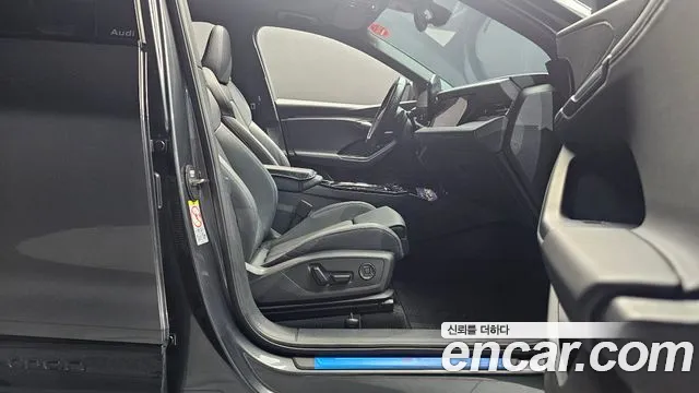 Audi Q6 e-tron — Фото автомобиля 26