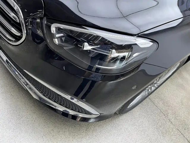 Mercedes-Benz E-Class — Фото автомобиля 30