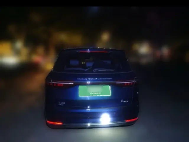 BYD Song MAX — Фото автомобиля 23