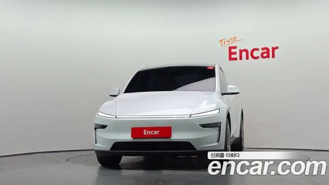 Tesla Model Y — Фото автомобиля 3