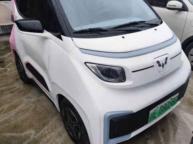 Wuling NanoEV — Фото автомобиля 3
