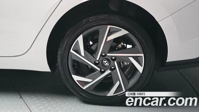 Hyundai AVANTE Новый Avante (CN7) — Фото автомобиля 5