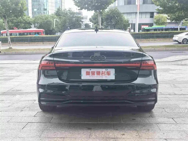 Audi A7L — Фото автомобиля 8