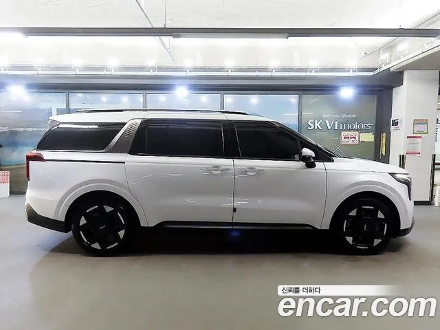 Kia Carnival Generation 4 — Фото автомобиля 3