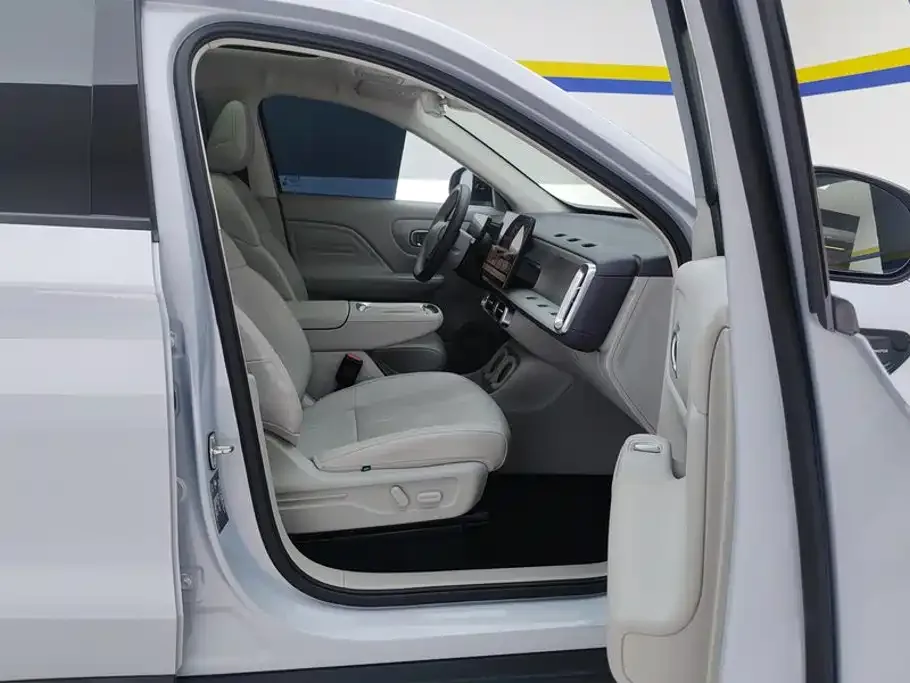Leapmotor Leapmotor B10 2025 510 Joy Edition — Фото автомобиля 8