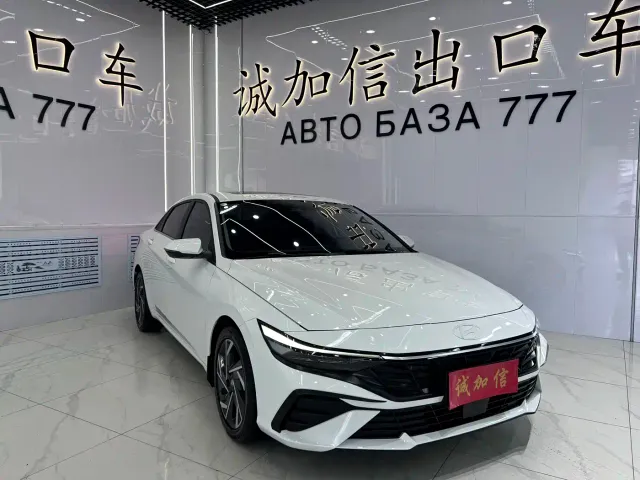 Hyundai Elantra — Фото автомобиля 3