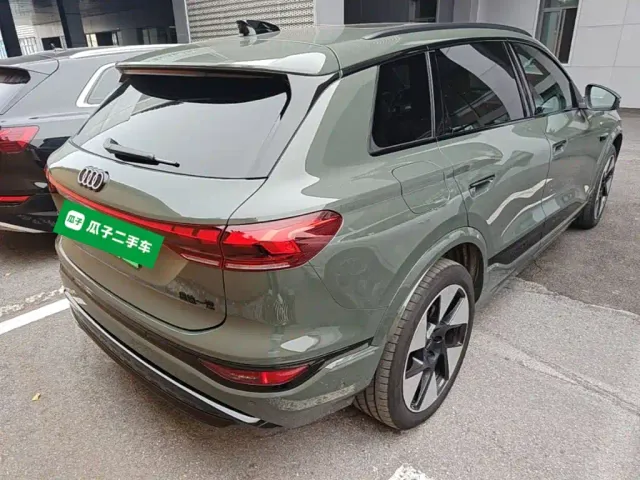 Audi Q6L e-tron — Фото автомобиля 6