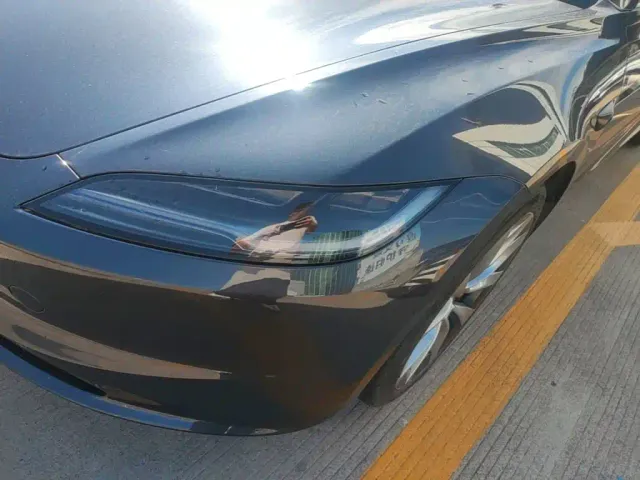 Tesla Model 3 — Фото автомобиля 23