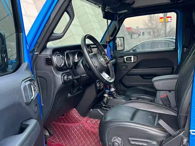 Jeep Wrangler — Фото автомобиля 7