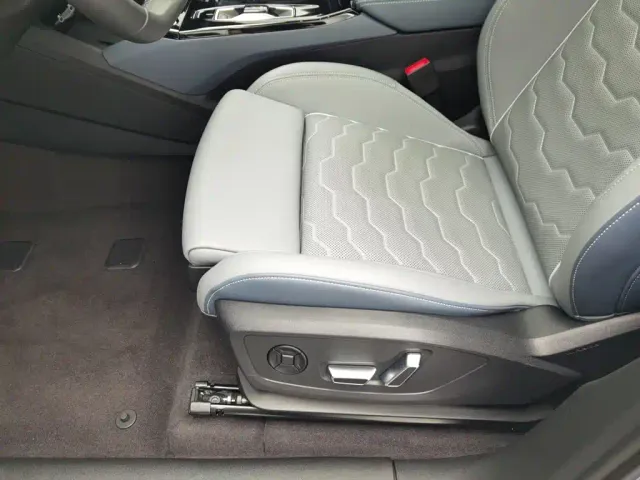 Audi Q6L e-tron — Фото автомобиля 20