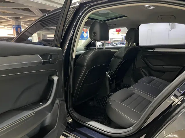 Skoda Superb — Фото автомобиля 8
