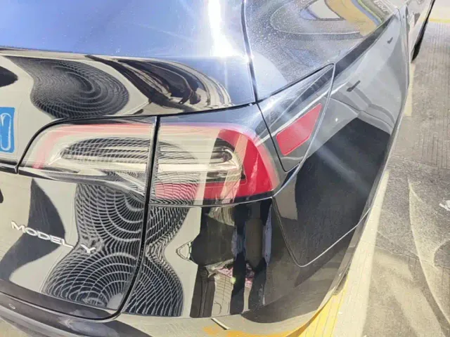 Tesla Model Y — Фото автомобиля 7
