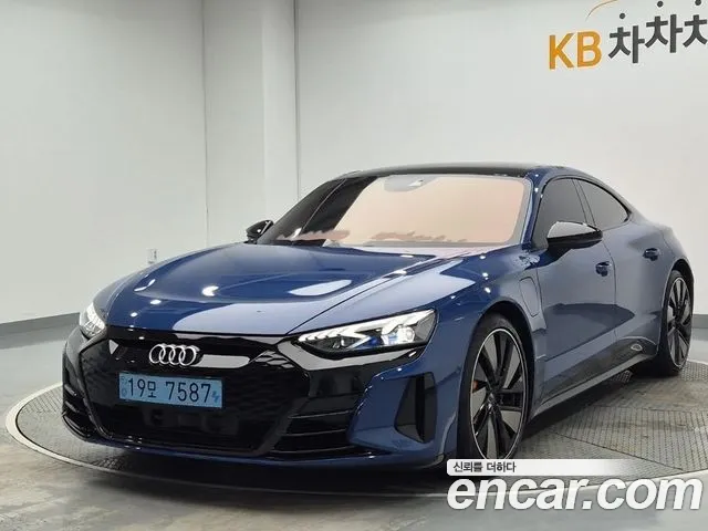 Фотография автомобиля — Audi e-tron GT