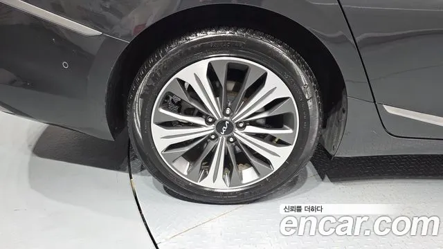 Kia K8 Signature — Фото автомобиля 4