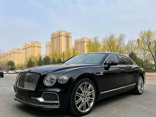 Фотография автомобиля — Bentley Flying Spur