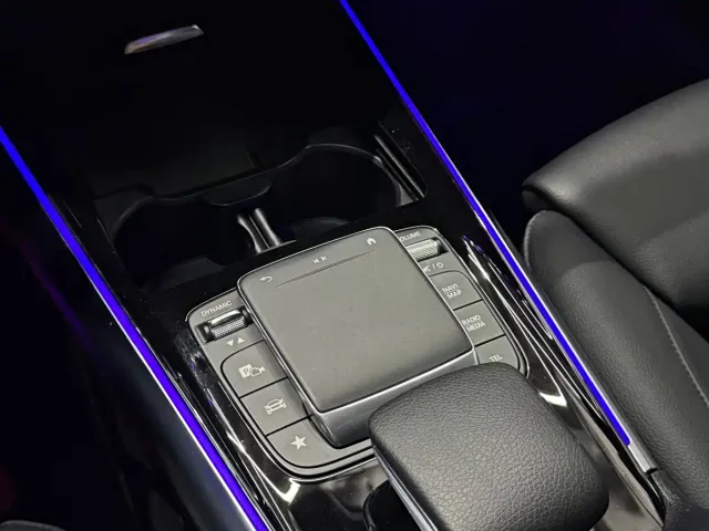 Mercedes-Benz EQA — Фото автомобиля 21