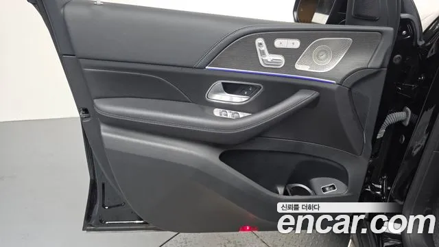 Mercedes-Benz GLE-Class — Фото автомобиля 24