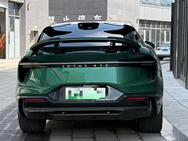 Lotus Eletre — Фото автомобиля 3