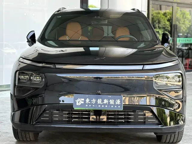 Xpeng G9 — Фото автомобиля 2
