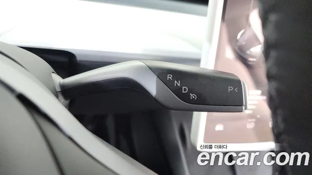 Tesla Model Y — Фото автомобиля 8