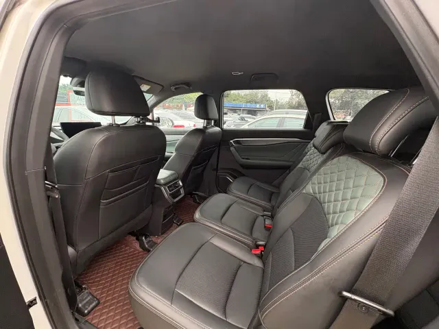 Geely Haoyue L — Фото автомобиля 9