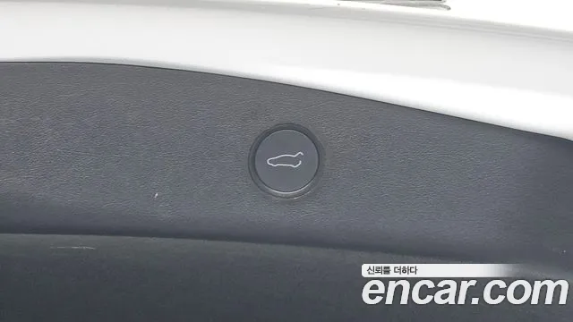 Tesla Model 3 — Фото автомобиля 28