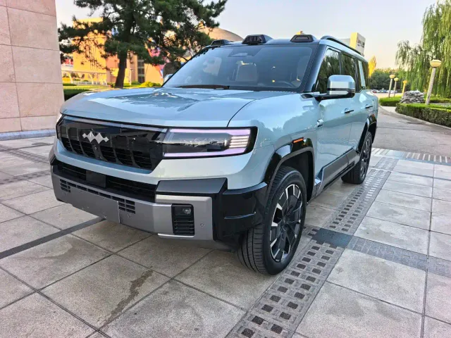 BYD FangChengBao Leopard 8 — Фото автомобиля 3