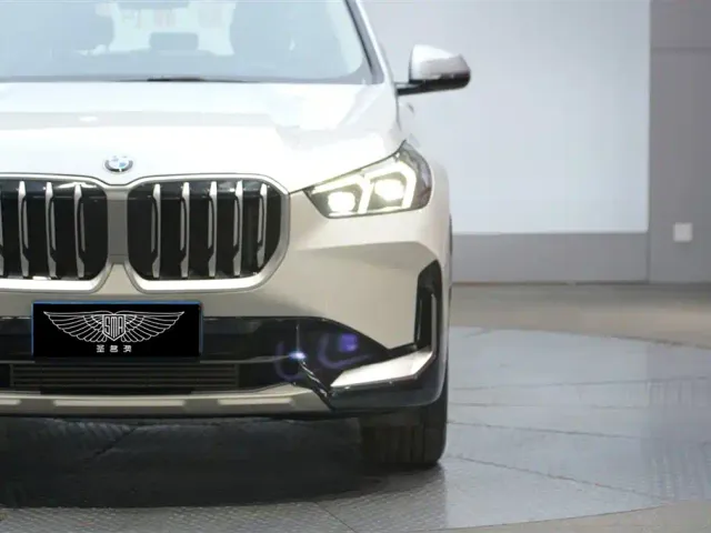BMW X1 — Фото автомобиля 3