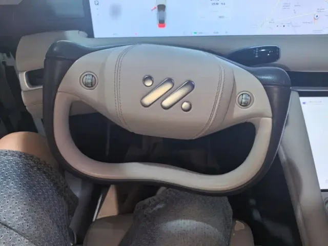 IM Motors LS6 — Фото автомобиля 10