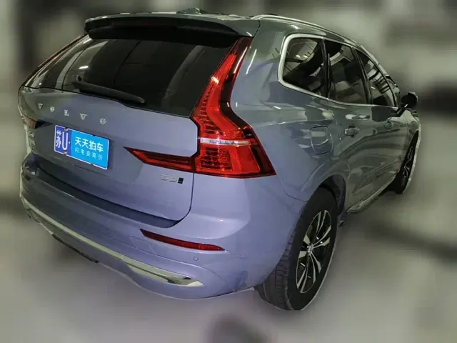 Volvo XC60 — Фото автомобиля 2