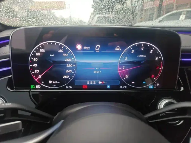 Mercedes-Benz E-Class — Фото автомобиля 3