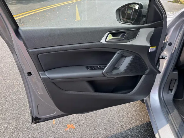 Peugeot 408 — Фото автомобиля 9