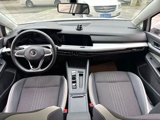 Volkswagen Golf — Фото автомобиля 5