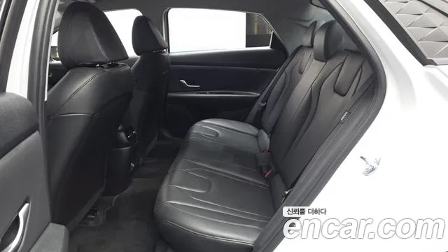 Hyundai Avante CN7 — Фото автомобиля 16