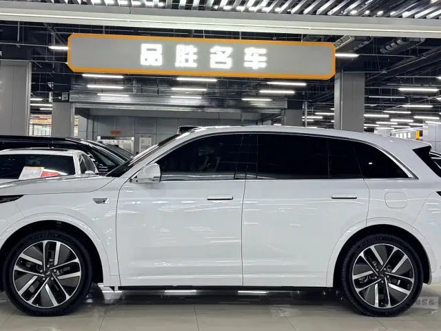 Li Auto L7 — Фото автомобиля 3