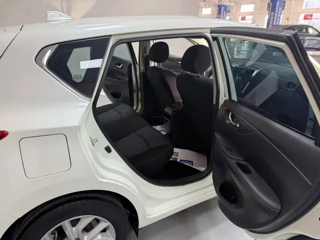Nissan Tiida — Фото автомобиля 11
