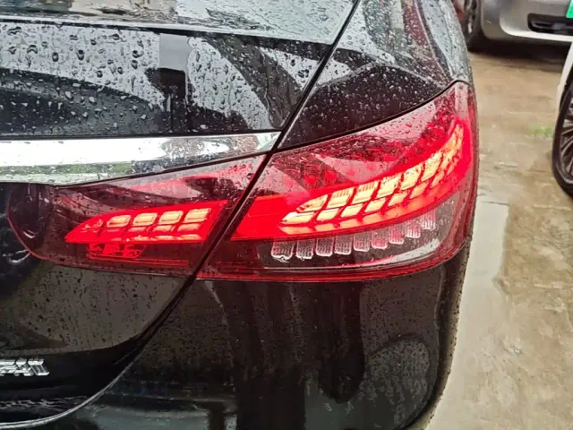 Mercedes-Benz E-Class — Фото автомобиля 7