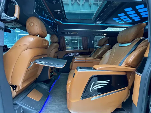 Mercedes-Benz V-Class — Фото автомобиля 20