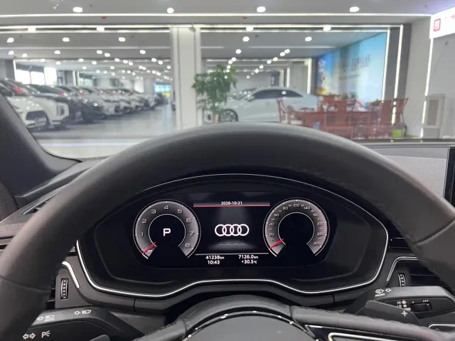 Audi A4L — Фото автомобиля 14