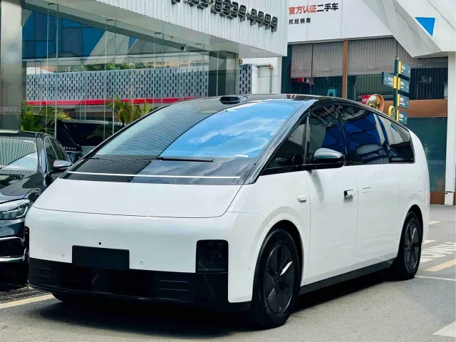 Фотография автомобиля — Li Auto MEGA