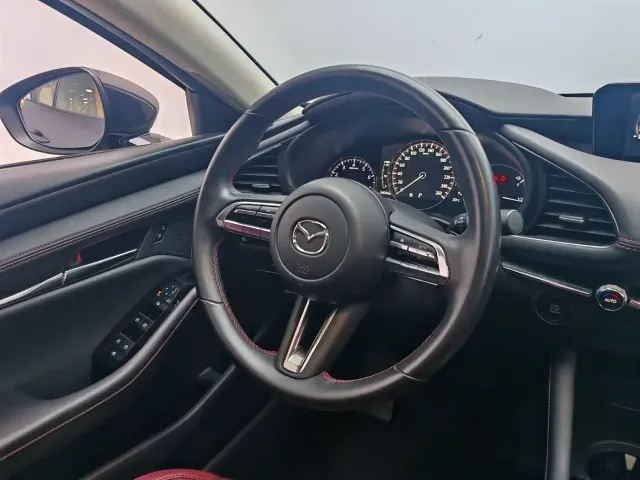 Mazda Axela — Фото автомобиля 16