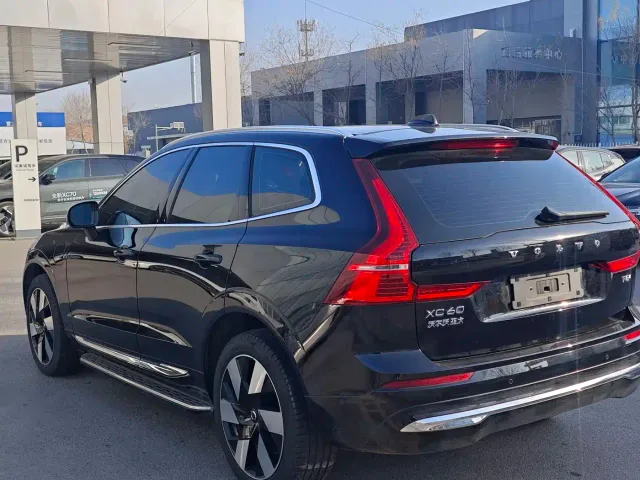 Volvo XC60 — Фото автомобиля 6