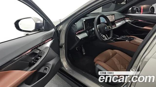 BMW 5-Series 5 серия (G60) 530i xDrive M Sport — Фото автомобиля 10
