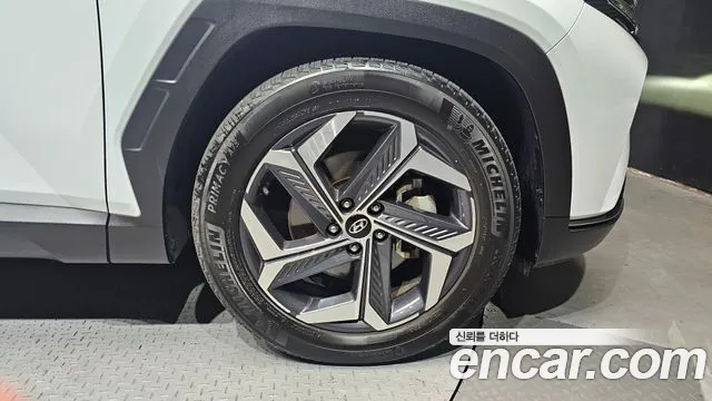 Hyundai Tucson Tucson (NX4) Бензин 1.6 турбо 2WD — Фото автомобиля 7