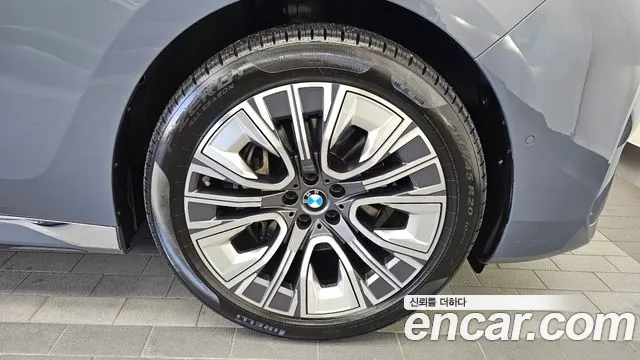 BMW 7 Series G70 — Фото автомобиля 6