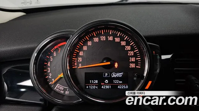 Mini Cooper Cooper Classic — Фото автомобиля 8